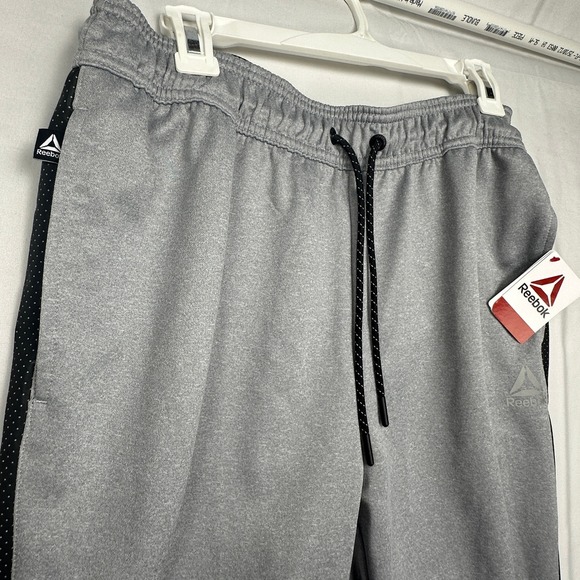 Reebok Mens Tapered Slim Joggers Gray Black Ankle Zip Sweatpants Medium NWT - Picture 7 of 9